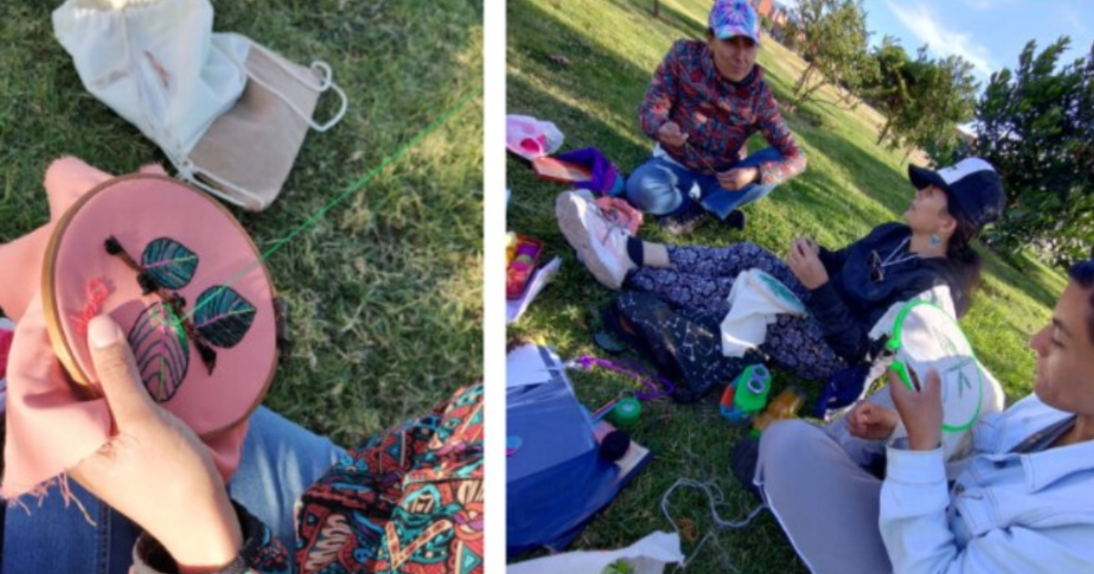 Imagen de comunidad tejiendo en el Bosque Urbano de Tierra Viva