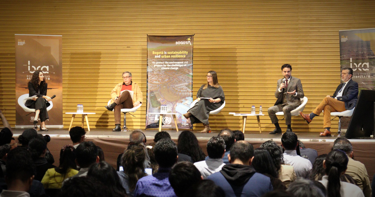 Imagen de los participantes del panel en el Día Mundial de las Ciudades