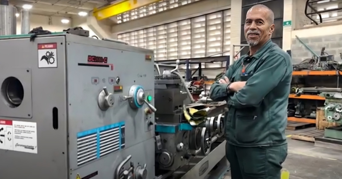 Foto de Carlos Amaya trabajador del Acueducto de Bogotá