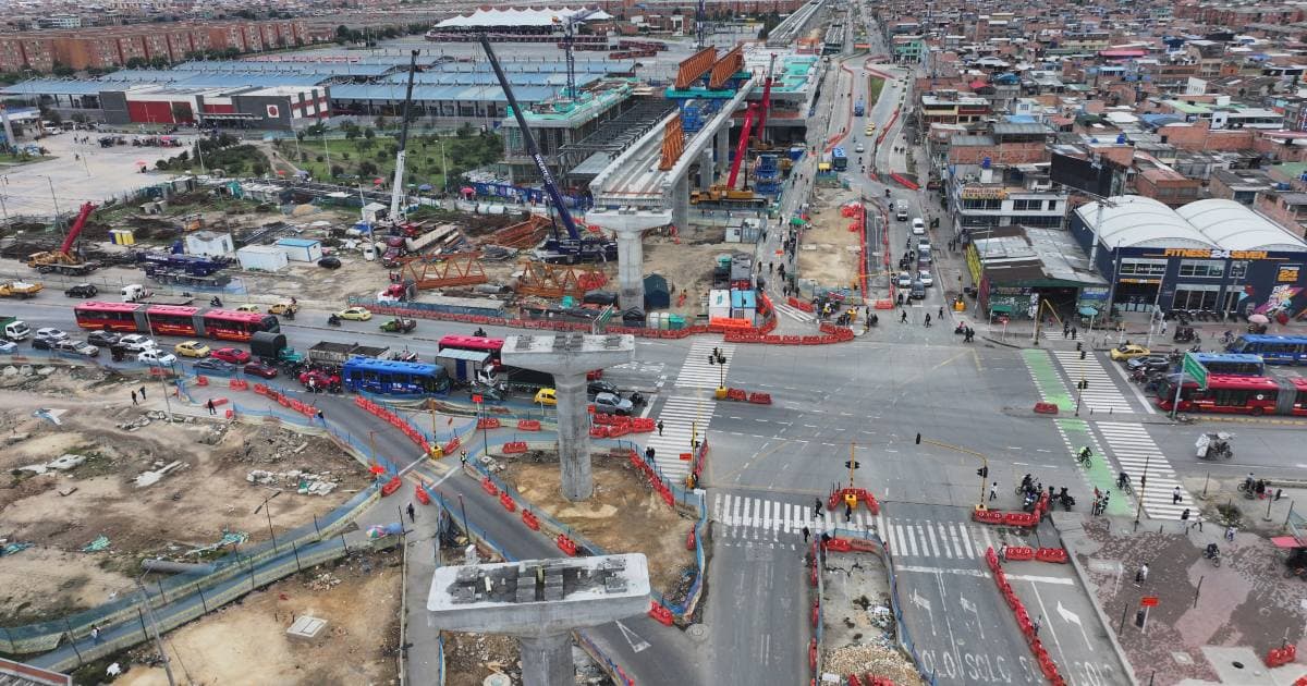 Foto panorámica de uno de los frentes de obra del Metro de Bogotá 