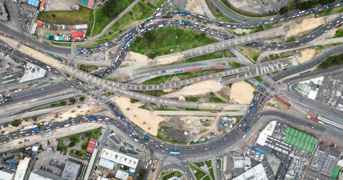 Foto panorámica de puentes de Puente Aranda en Bogotá