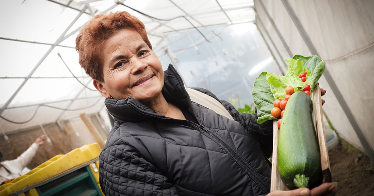 En la foto una beneficiaria de la Secretaría de la Mujer