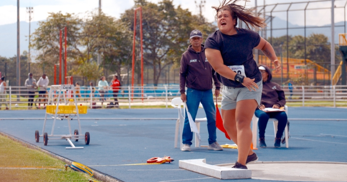 Imagen de la deportista Daniela Colmenares en competencia