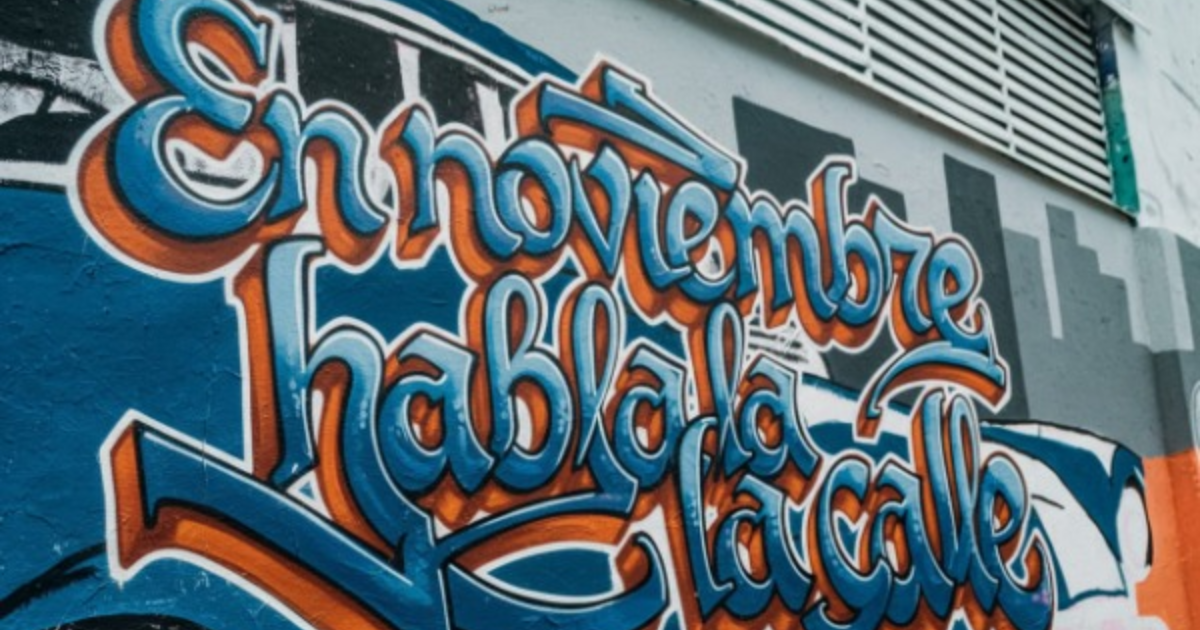 Imagen de un grafitti que dice: ''en noviembre habla la calle''