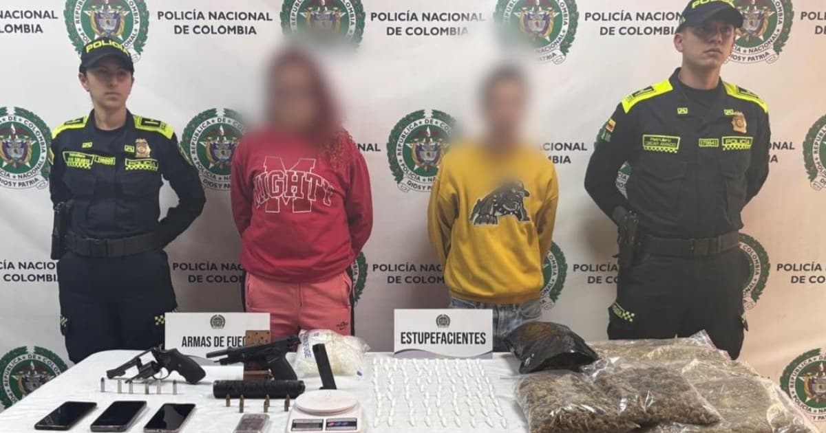 Foto de dos delincuentes capturados en Bogotá