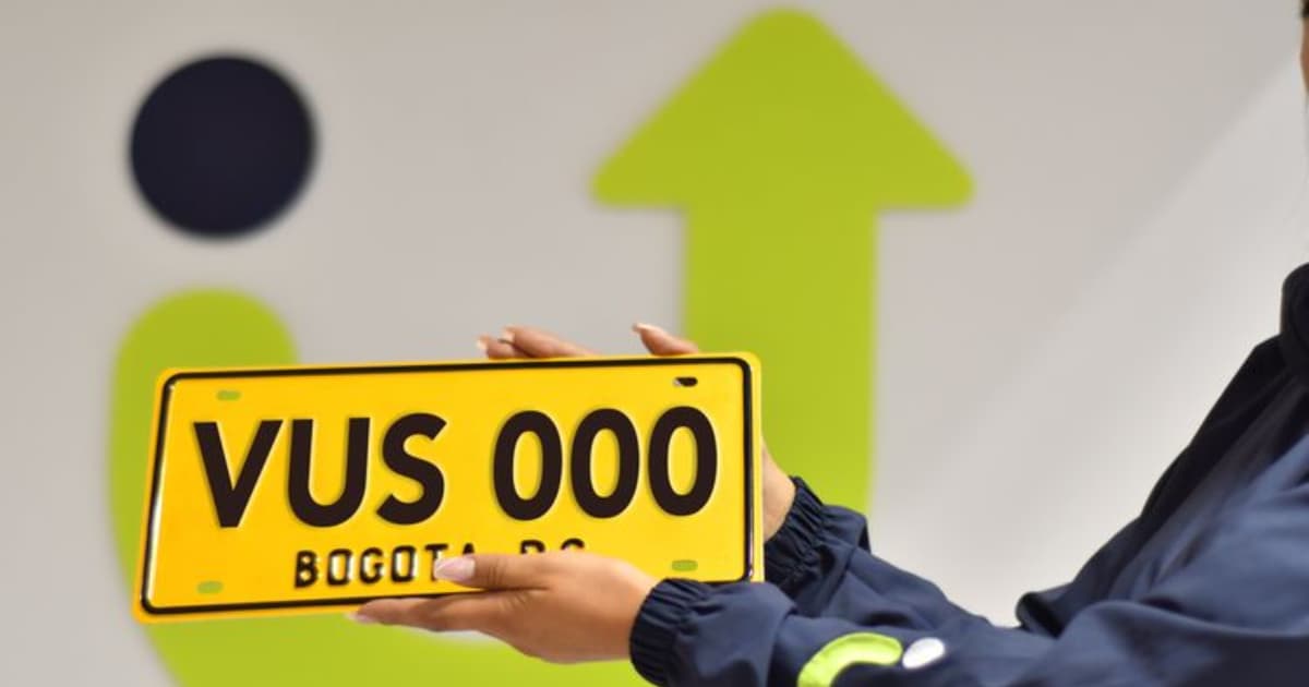 Placa de carro matriculado en Bogotá