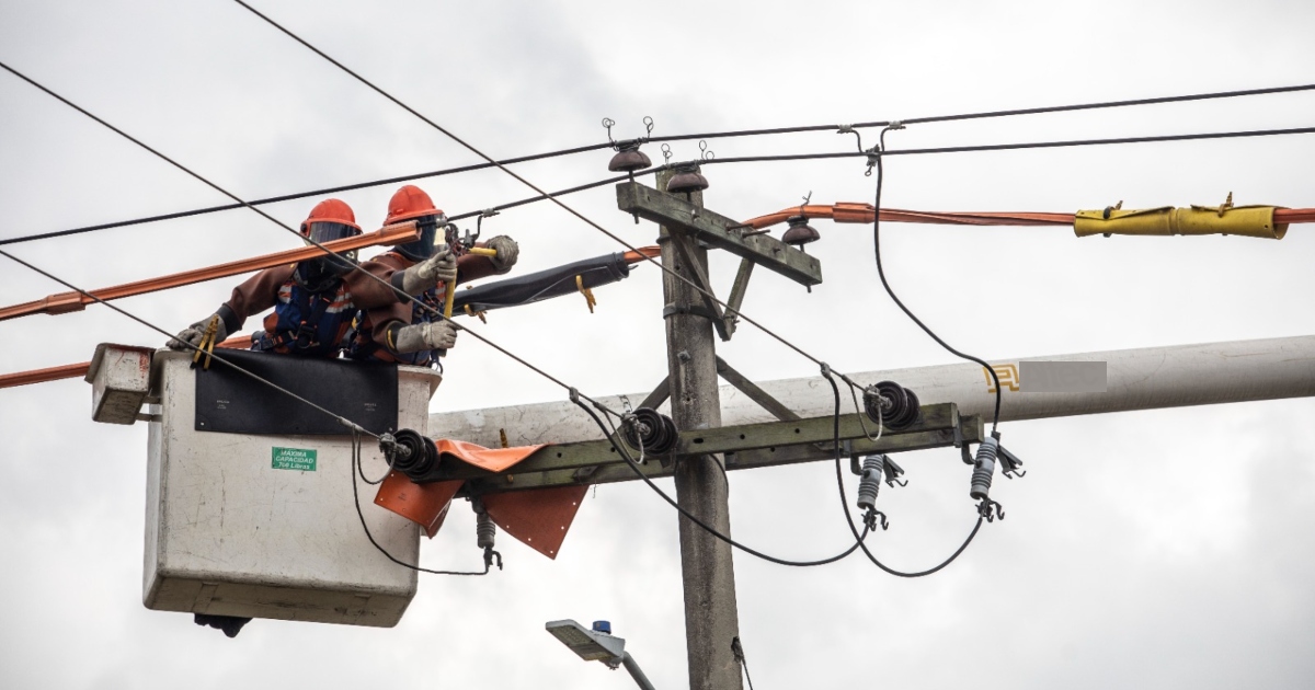 Foto que muestra trabajadores de Enel Colombia