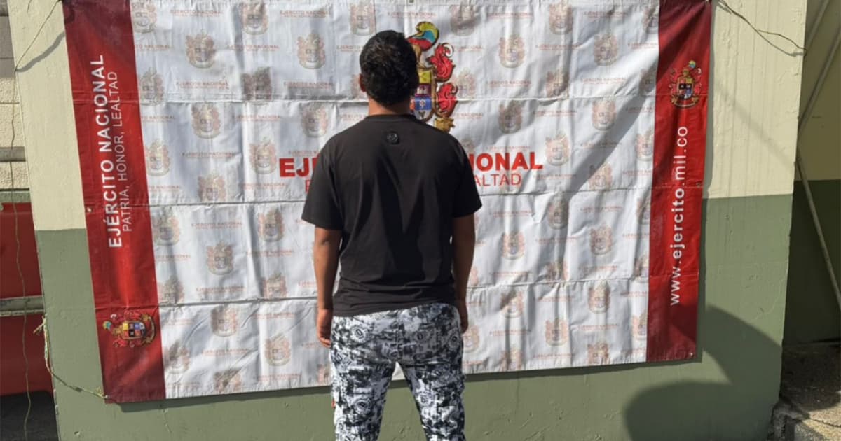 En la foto el hombre que presuntamente es integrante del Clan del Golfo 