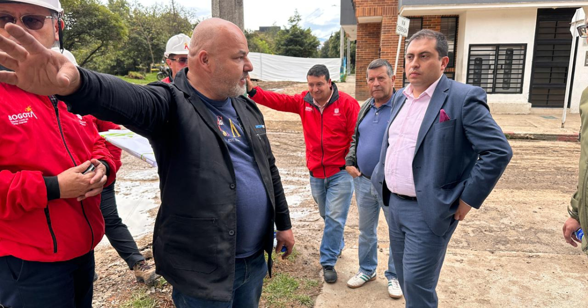 Foto de funcionarios de la Alcaldía Local de Puente Aranda 