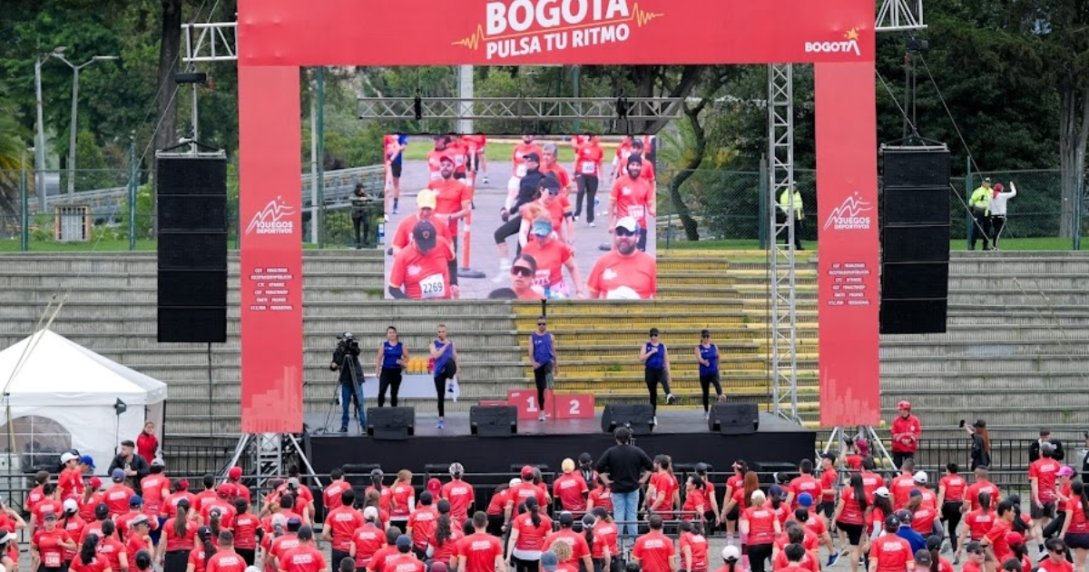 Imagen de personas haciendo deporte 