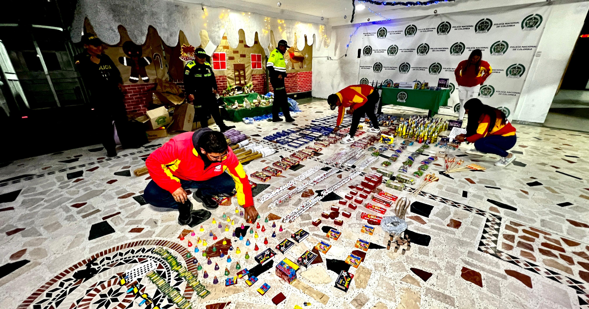 Imagen de distinto tipo de pólvora incautada