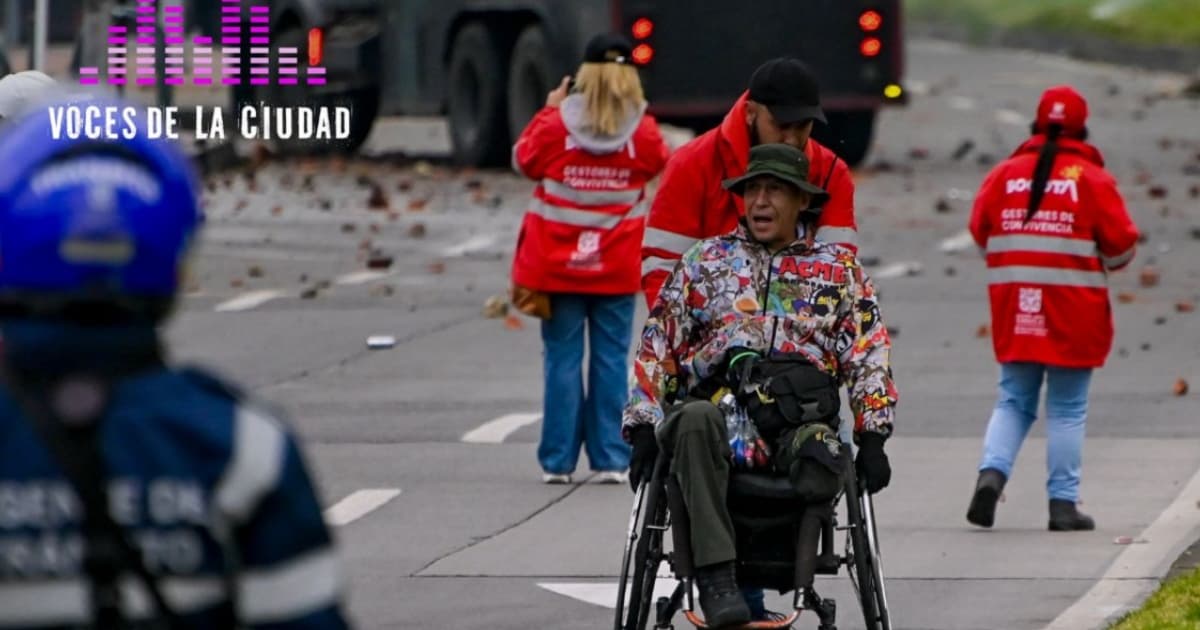 Foto de los Gestores de Convivencia durante una de las manfestaciones en Bogotá.