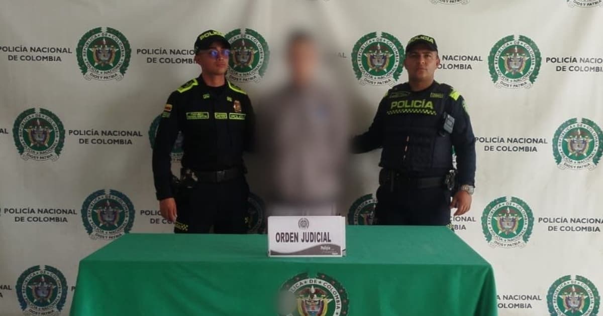 Foto de la captura en Bogotá del hombre acusado de triple homicidio en Cundinamarca