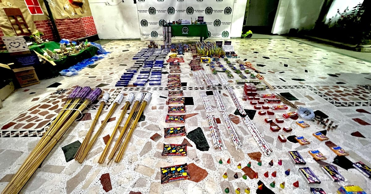 Foto de parte de la pólvora incautada en seis localidades de Bogotá.