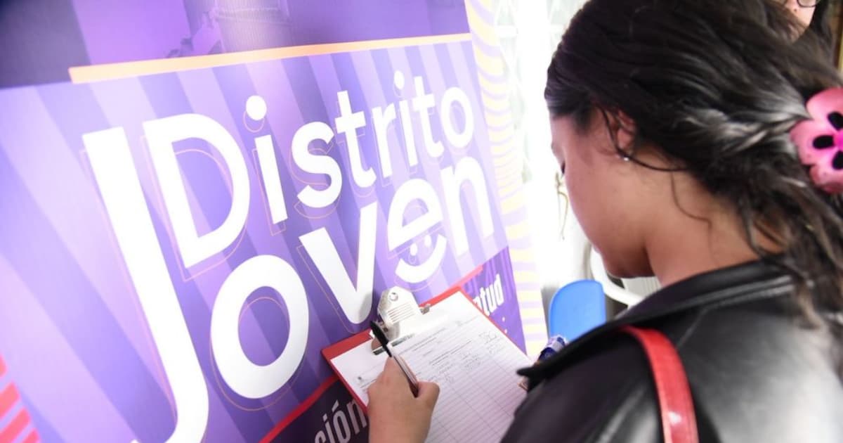 Joven asistente a la Casa de Juventud