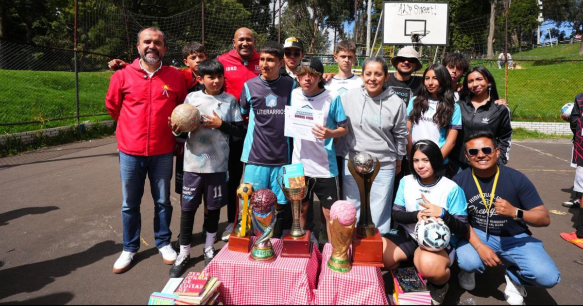 Imagen de deportistas en la premiación