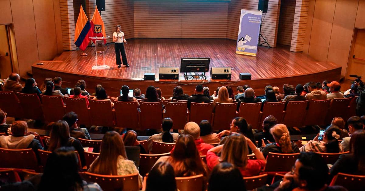En la foto la presentación la campaña “Sin Acoso, Sin Violencias, Sin Excusas