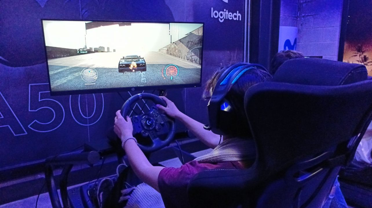 Imagen de persona jugando video juegos