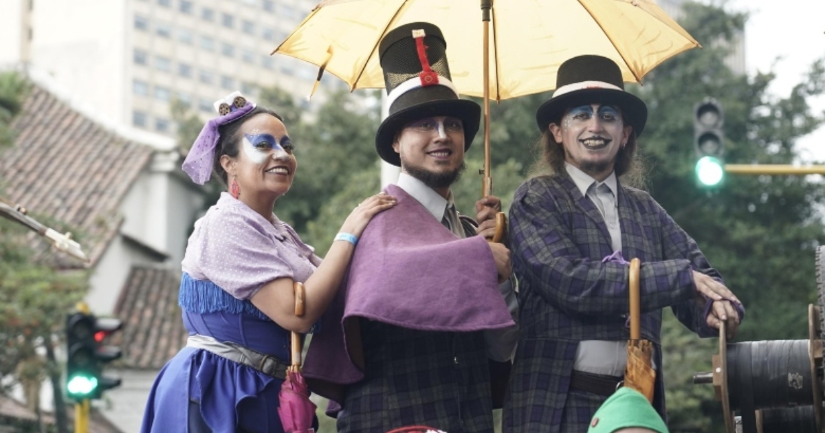 Fotos del Desfile navideño de Comparsas 2025 en Bogotá