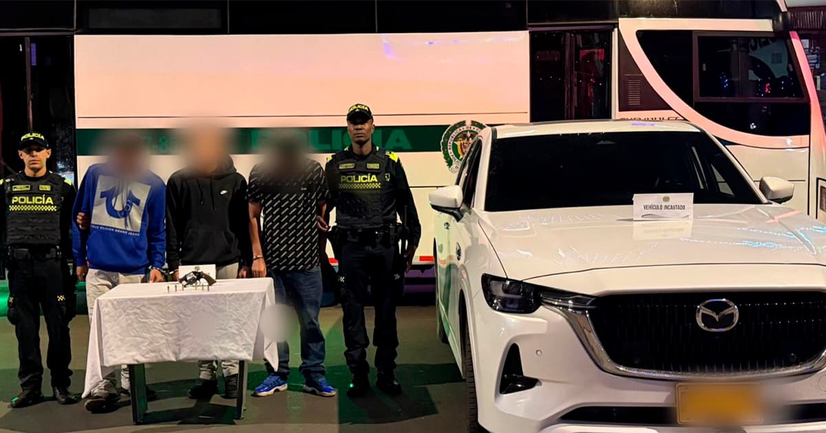 En la foto los detenidos por tráfico ilegal de armas