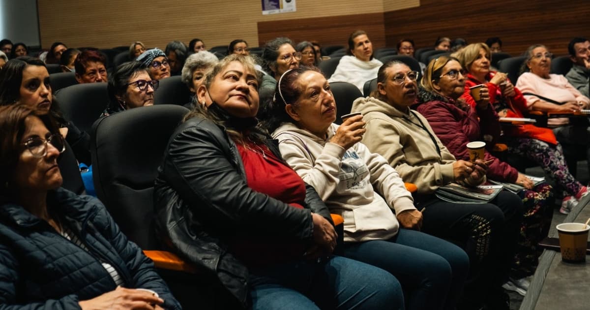 Foto del lanzamiento de talleres gratis para mujeres de prevención violencias en Tunjuelito.