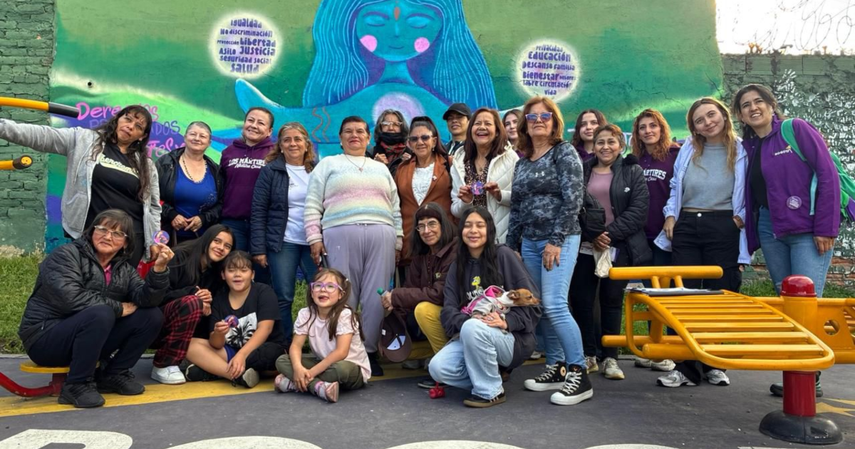Imagen de varias mujeres posando para la foto