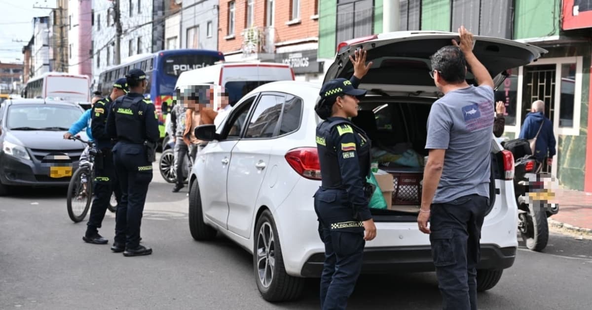 Foto de acciones de vigilancia de la Policía de Bogotá y operativos en el barrio 7 de Agosto.