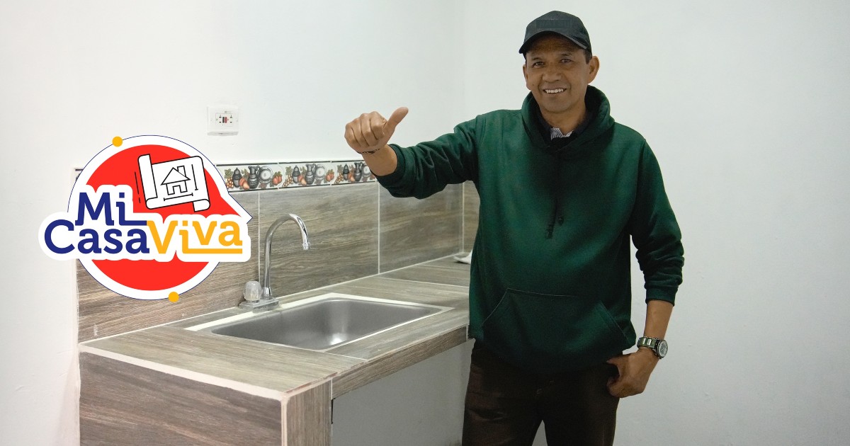 Foto que muestra una persona sonriendo