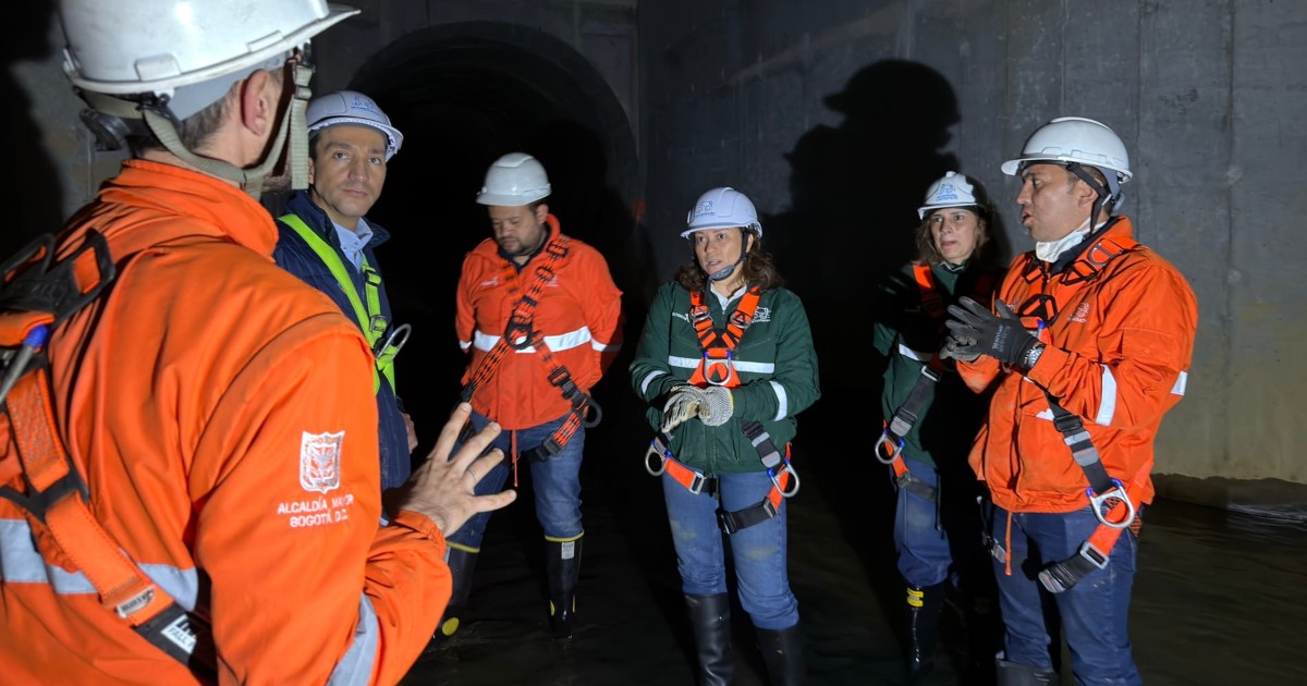 Foto que muestra al equipo del Acueducto de Bogotá