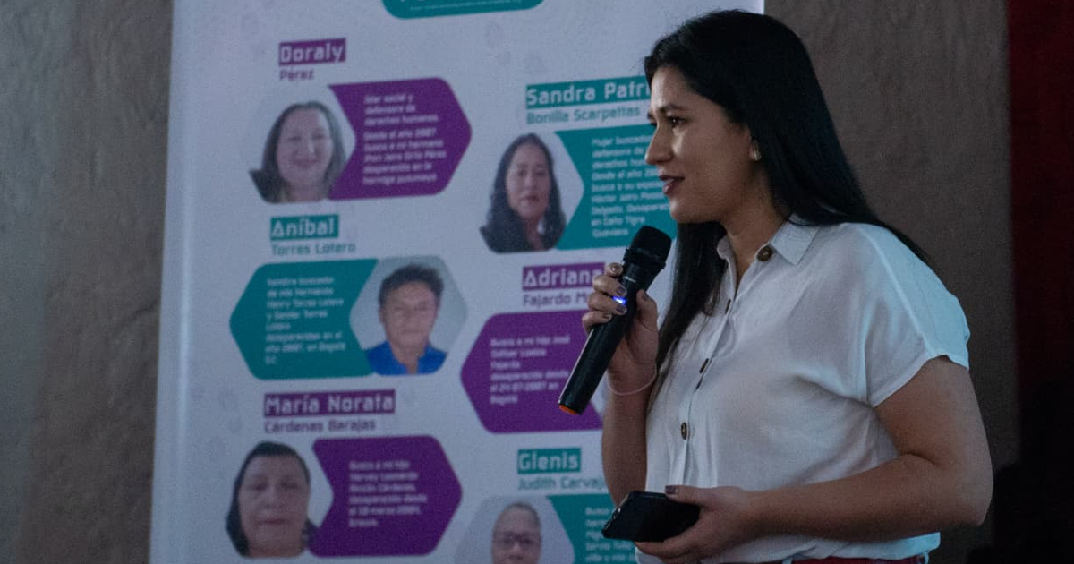 Imagen de una mujer hablando