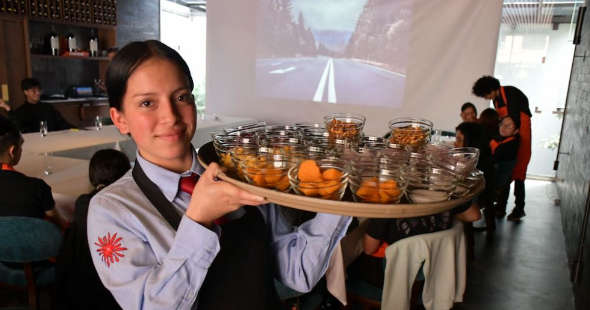 Imagen de una mesera