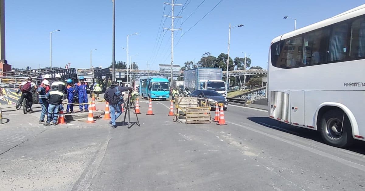 Foto de un hueco en la autosur
