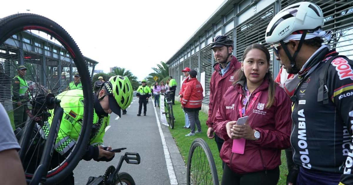 Policías en el Día sin Carro y sin Moto