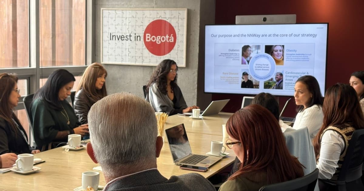 Foto del encuentro en Bogotá sobre el ecosistema de investigación clínica durante 2026