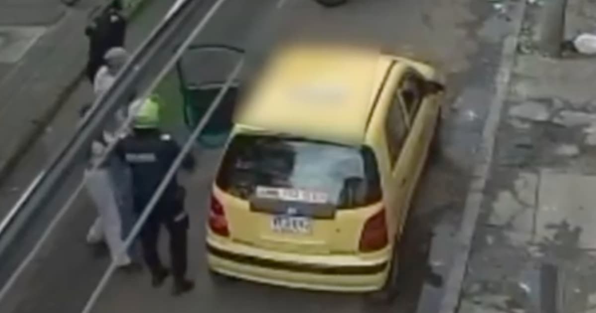 Foto de los capturados tras hurto en local comercial del centro de Bogotá y que intentaban huir en un taxi.