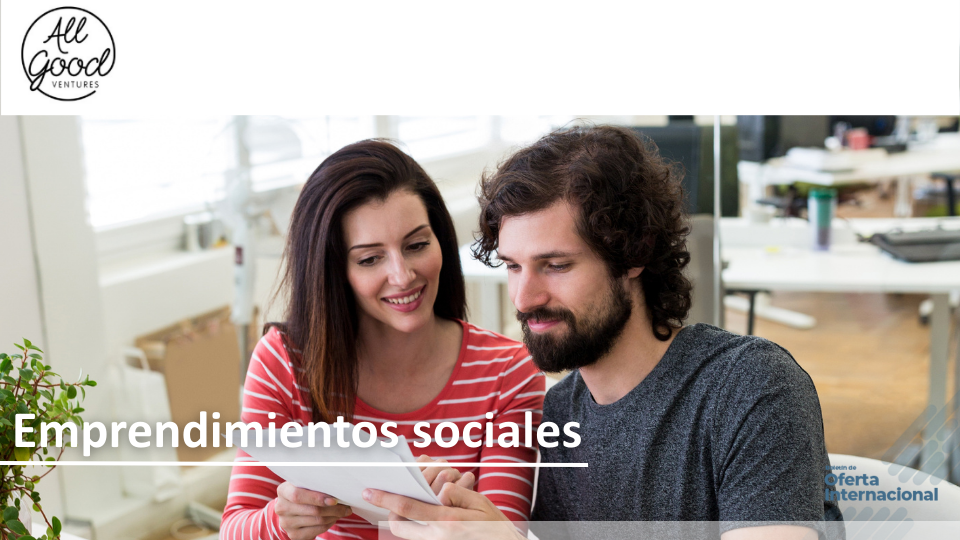 Emprendedores sociales desarrollando soluciones con impacto