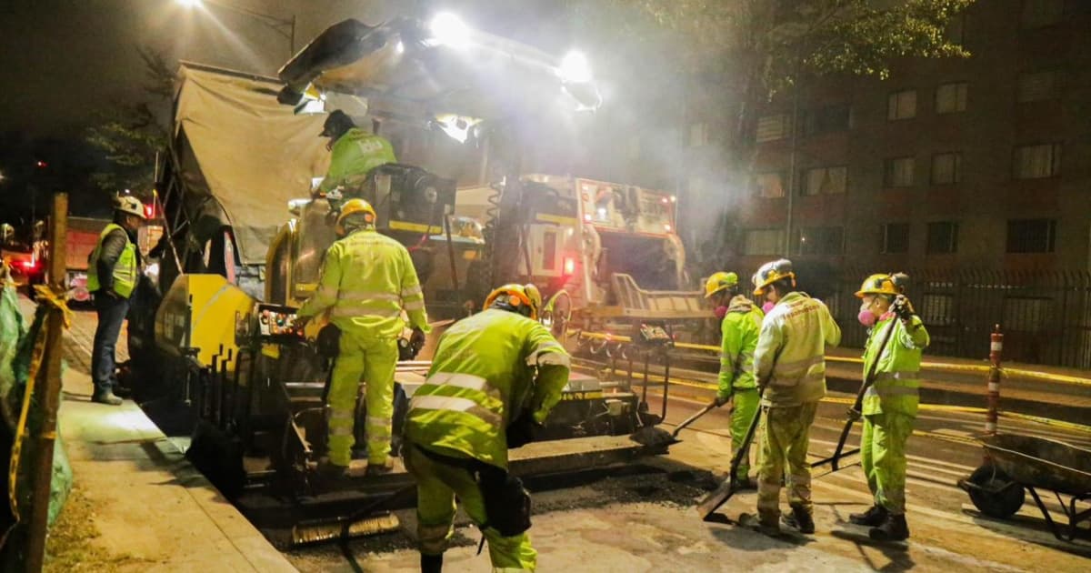 Foto de obras de reparación de huecos y malla vial en vía Bogotá-La Calera