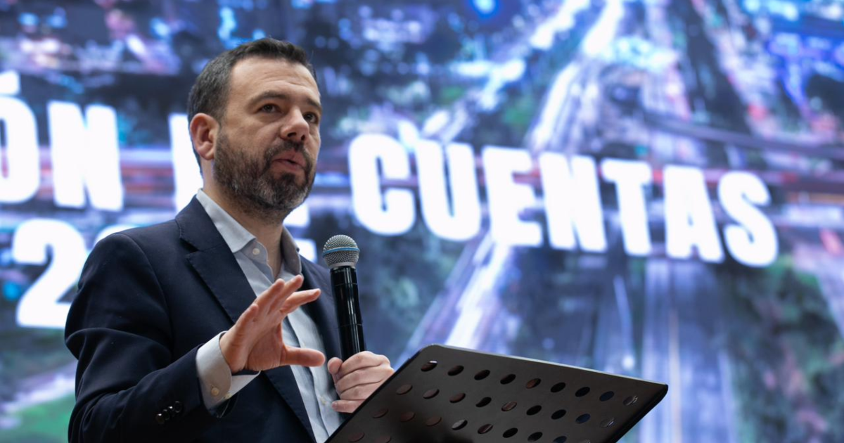 Imagen del alcalde Carlos Fernando Galán hablando en la rendición de cuentas