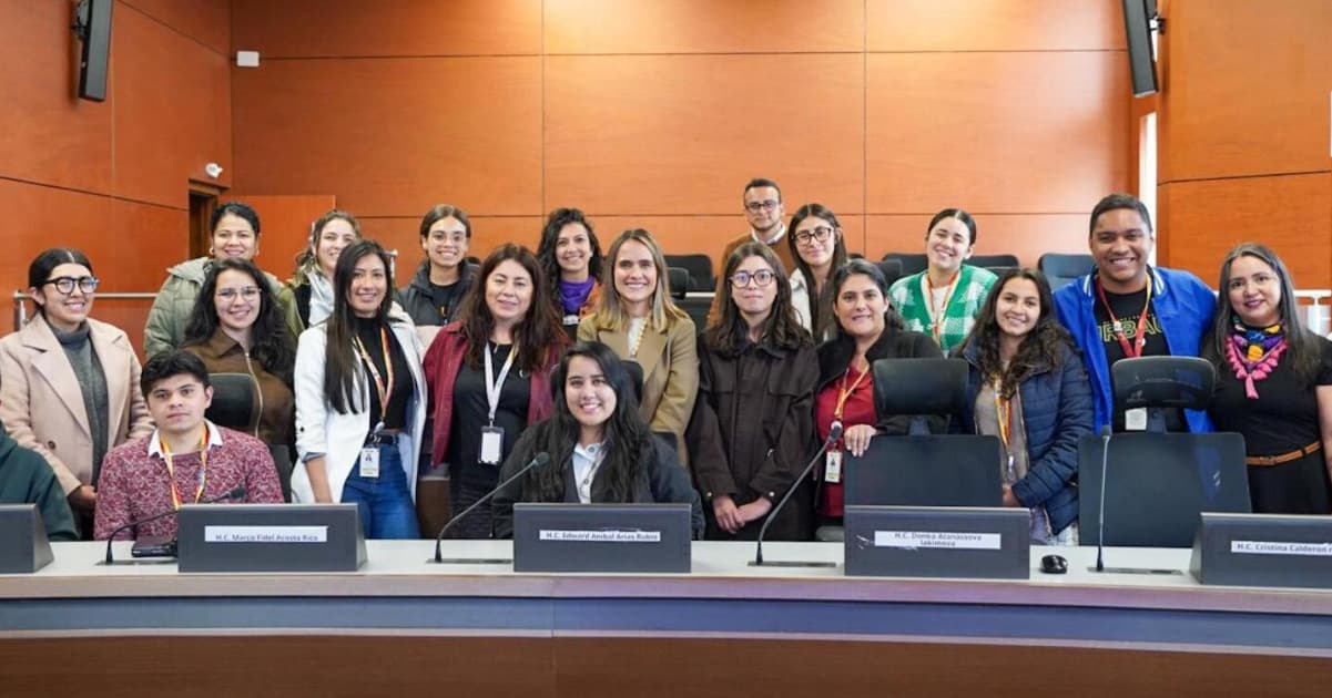 Mujeres durante sesioes del Concejo