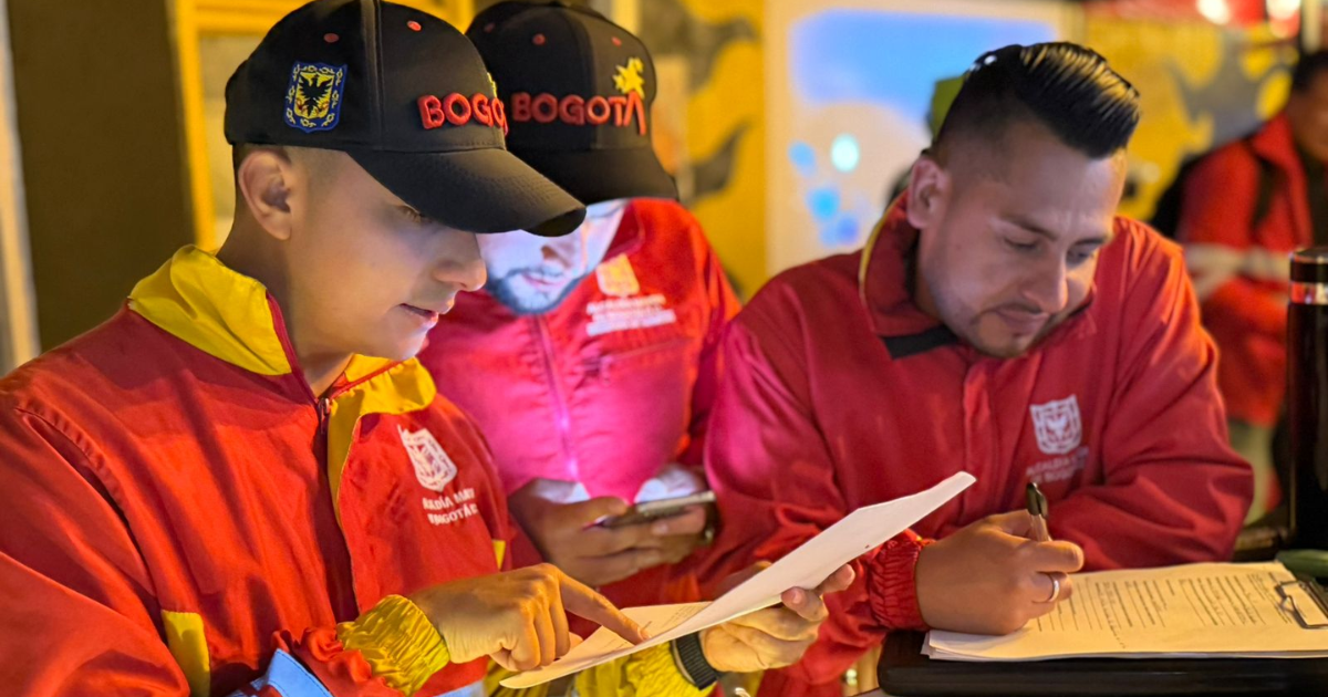 Foto de funcionarios del Distrito en operativo de seguridad