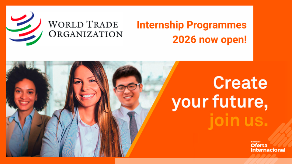 Jóvenes profesionales trabajando en comercio internacional