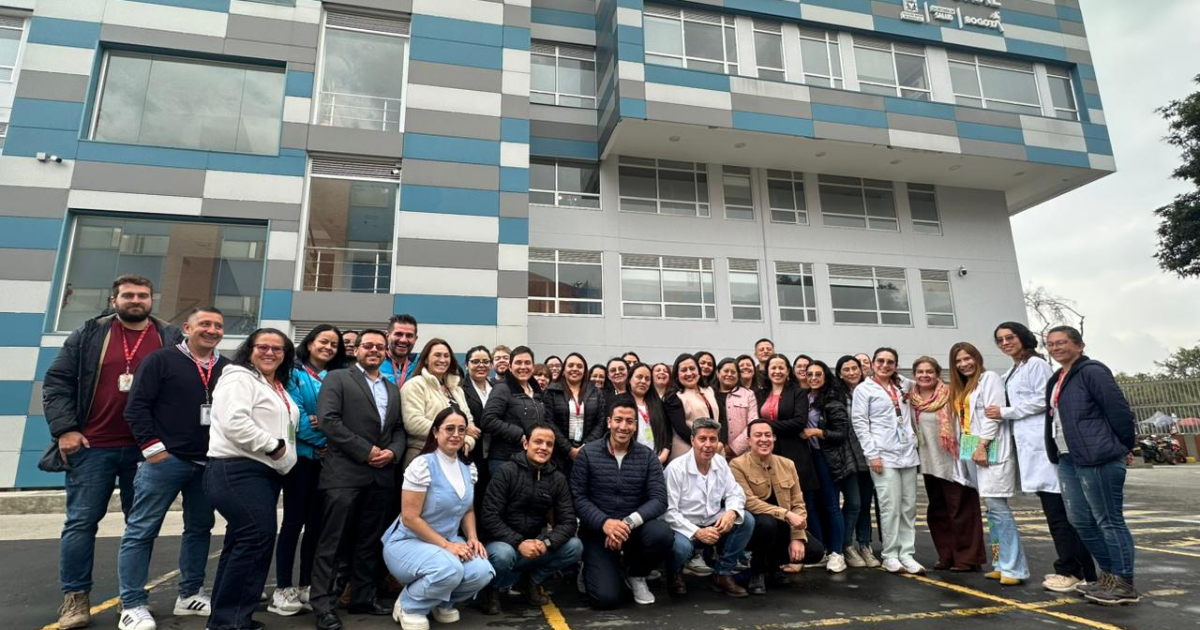 Foto de trabajadores del Hospital El Tunal en Bogotá