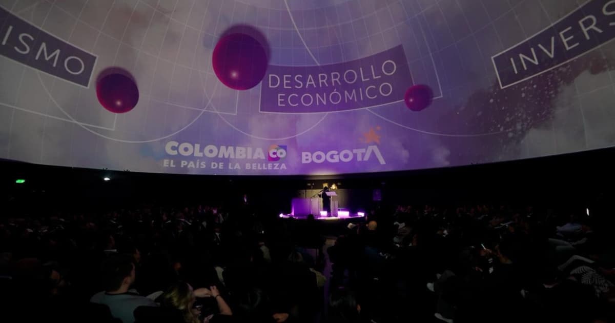 Foto del lanzamiento de la Macrorrueda de las Américas 2026 en el Planetario de Bogotá.