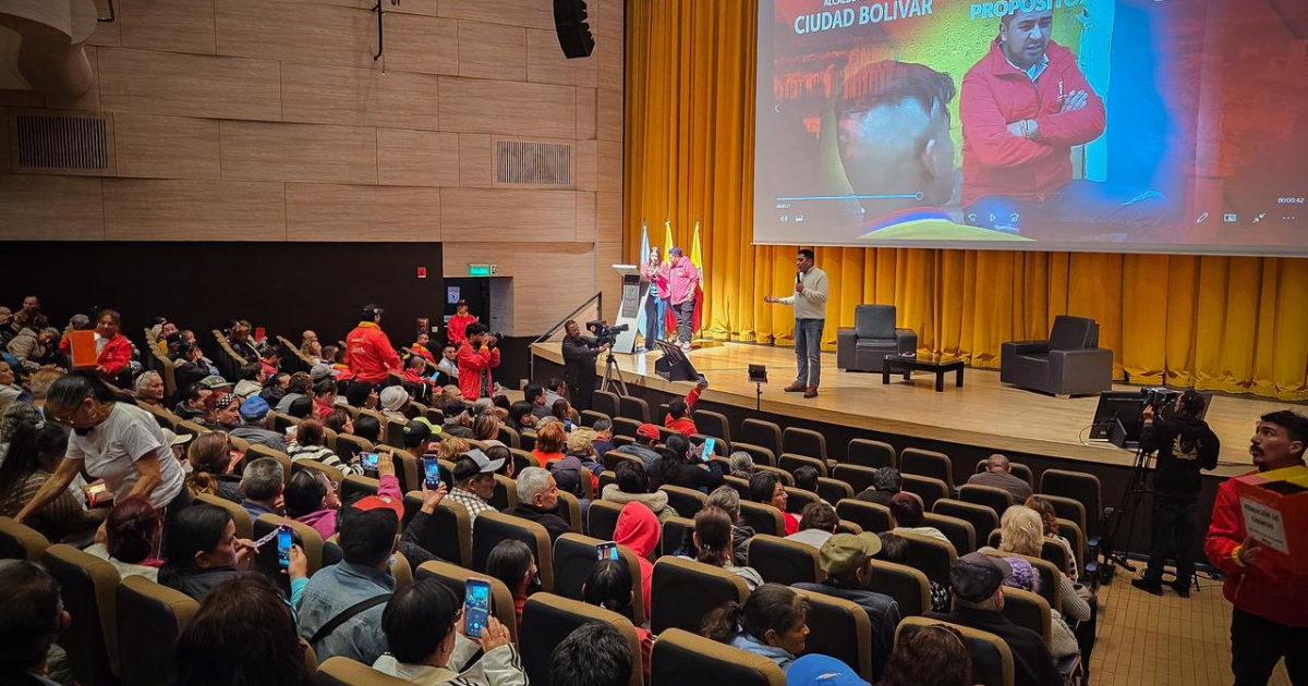Foro de una charla de rendición de cuentas en Ciudad Bolívar