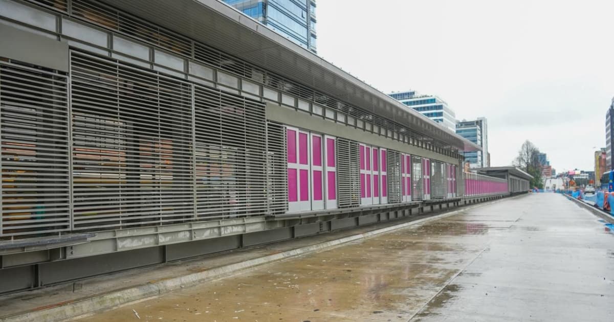Foto de unas de las nuevas estaciones de TransMilenio en la calle 100, al norte de Bogotá.