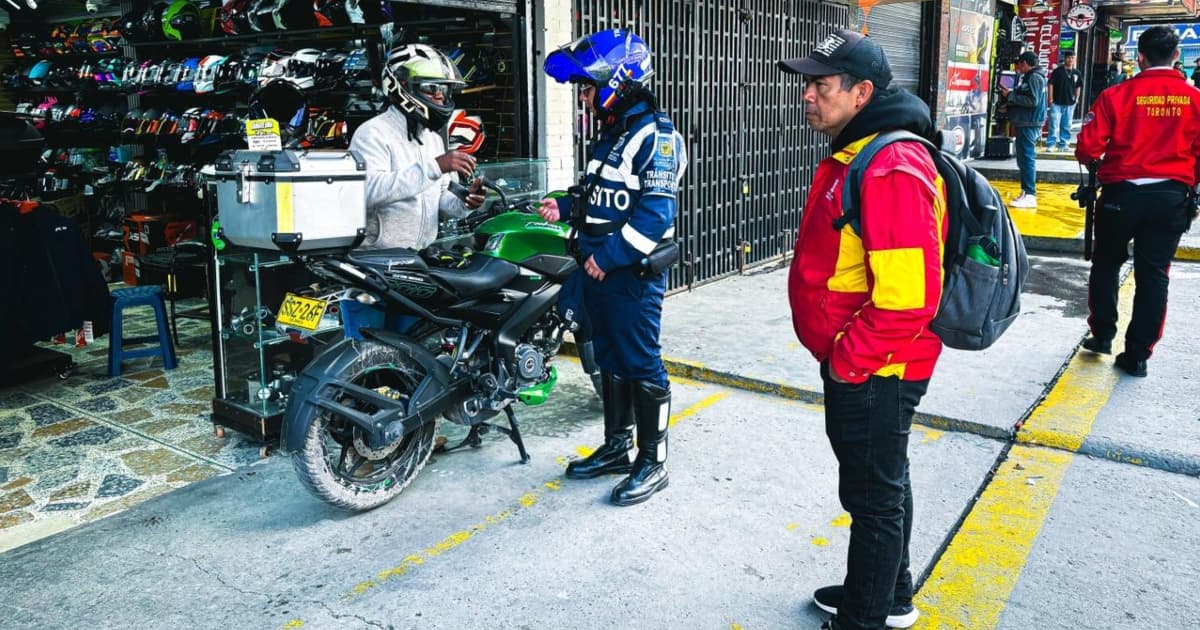 Foto del operativo contra mal parqueo en La Favorita, centro de Bogotá.