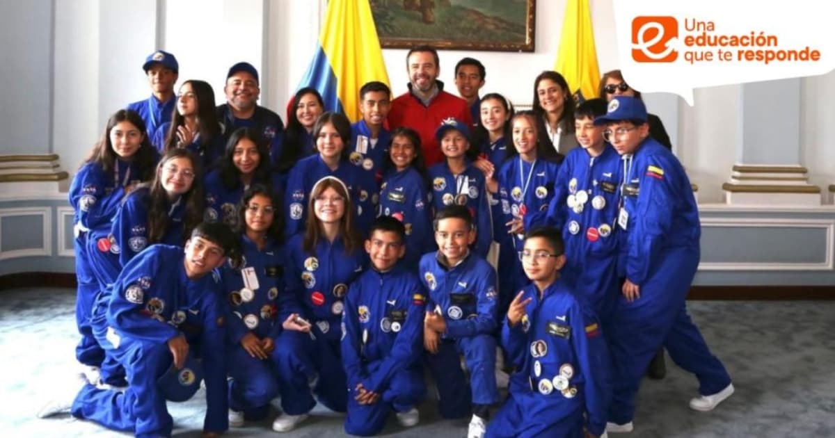 Students from Bogotá’s Cultura Popular school visit NASA facilities