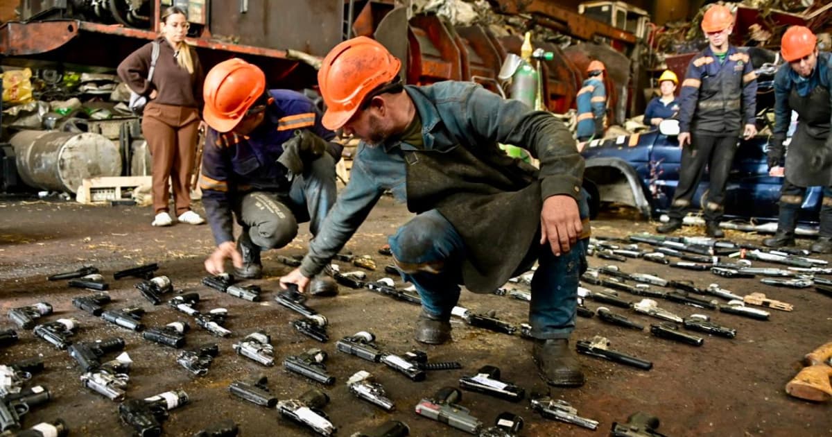 Iniciativa de incautación y destrucción de armas en Bogotá.