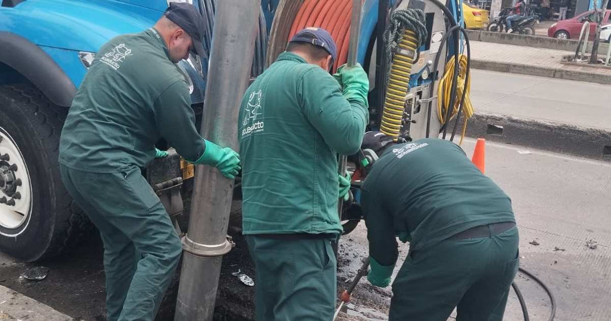 Trabajadores del Acueducto de Bogotá 