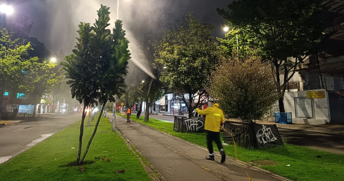 Aspersión nocturna en Bogotá
